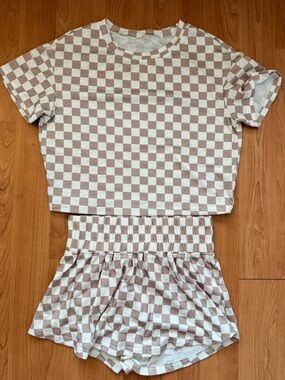Checkerboard Cropped Tee & Shorts Set - White and Light Brown